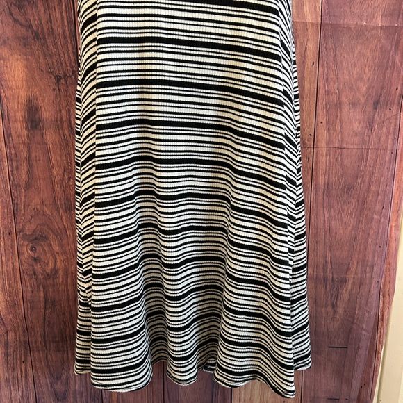 Dainty Hooligan Black & White Stripe Flowy Sleeveless Turtleneck Dress Size Sm - Picture 4 of 6